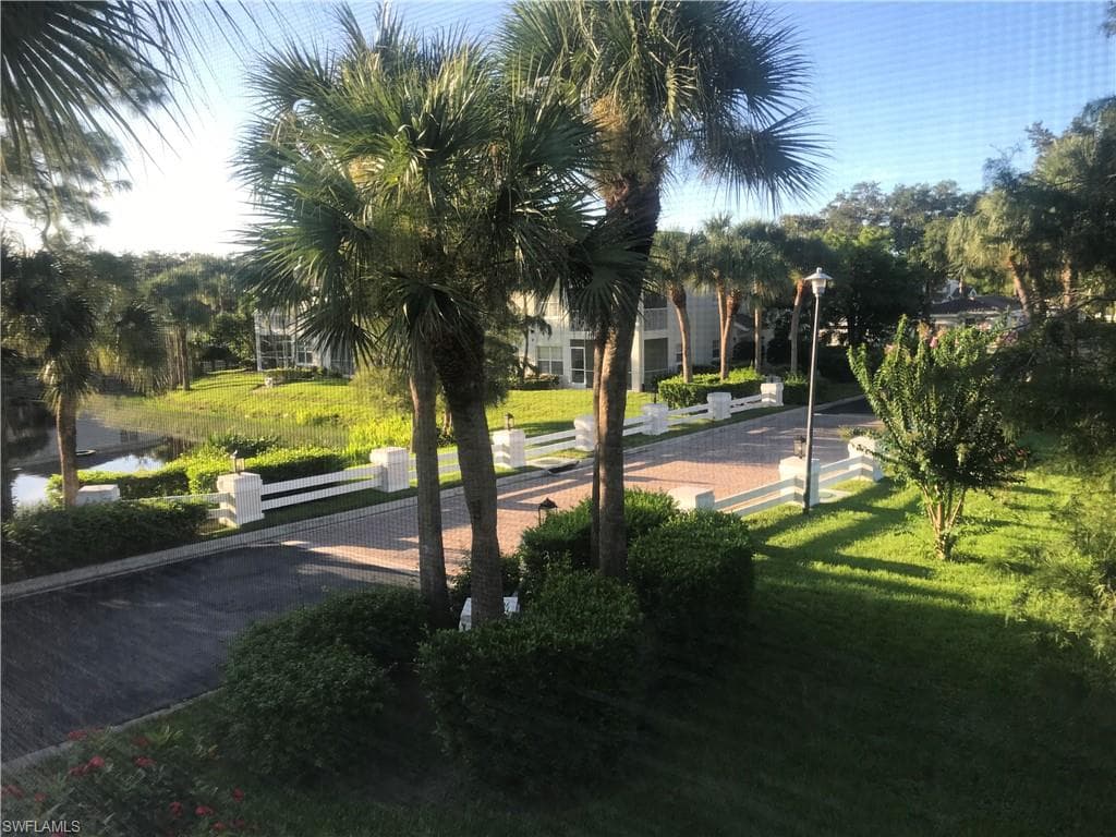 6927 Satinleaf Rd N 201, Naples, FL 34109-4