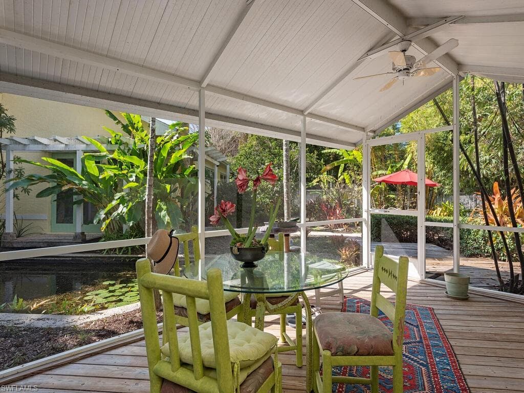 461 Carica Rd, Naples, FL 34108-14