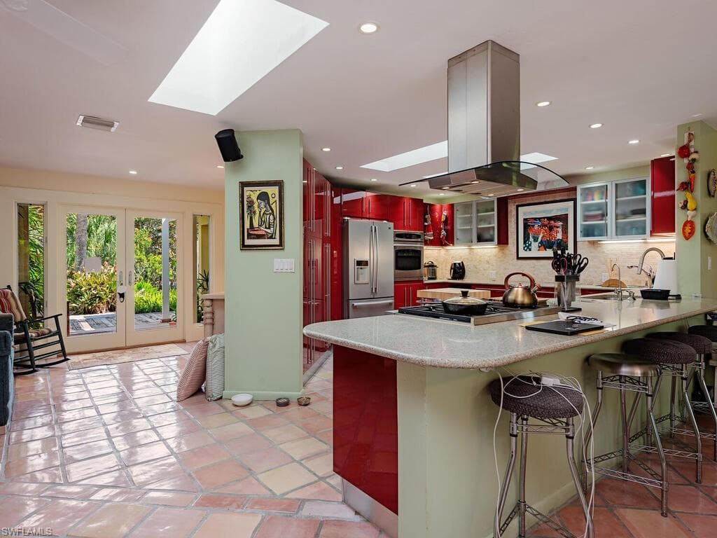 461 Carica Rd, Naples, FL 34108-8