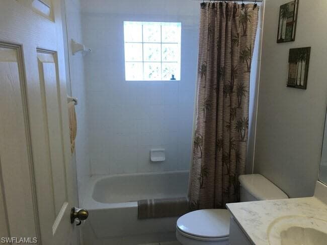 10710 San Tropez Cir, Estero, FL 33928-3