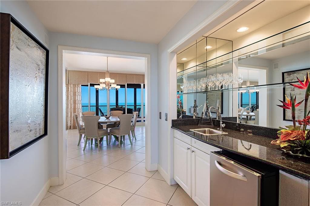 8665 Bay Colony Dr 2002, Naples, FL 34108-9