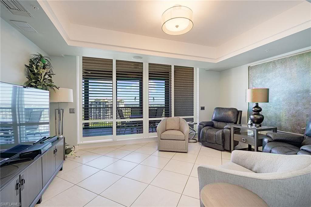 8665 Bay Colony Dr 2002, Naples, FL 34108-10
