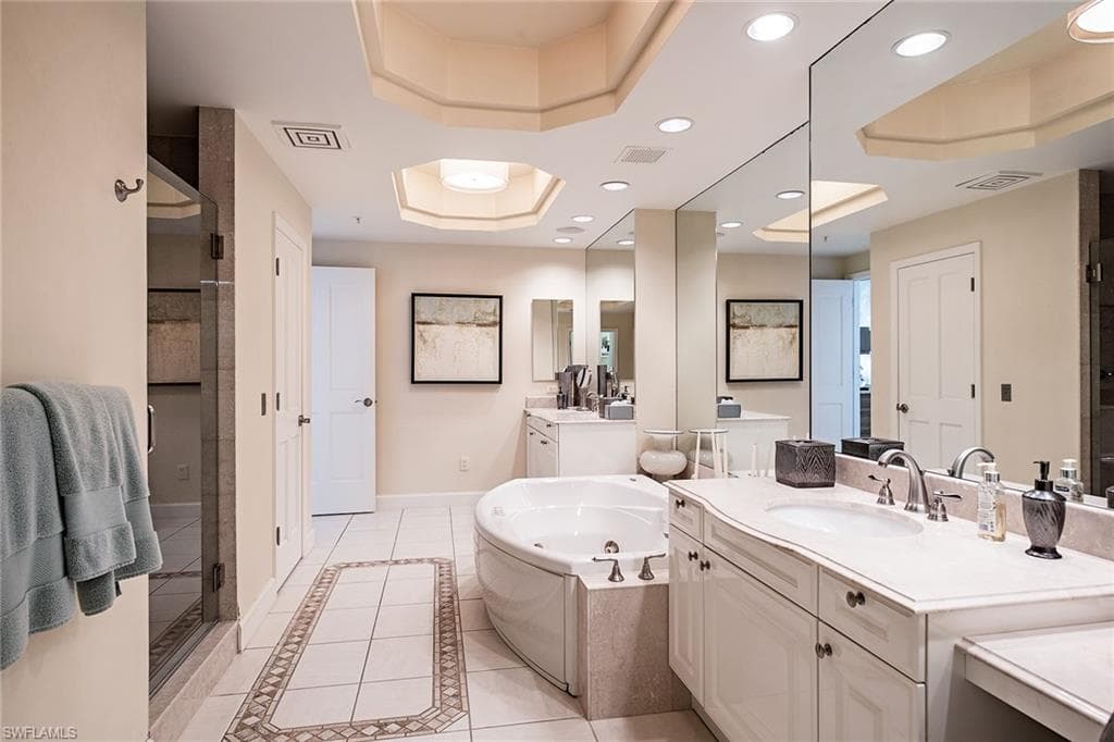 8665 Bay Colony Dr 2002, Naples, FL 34108-13