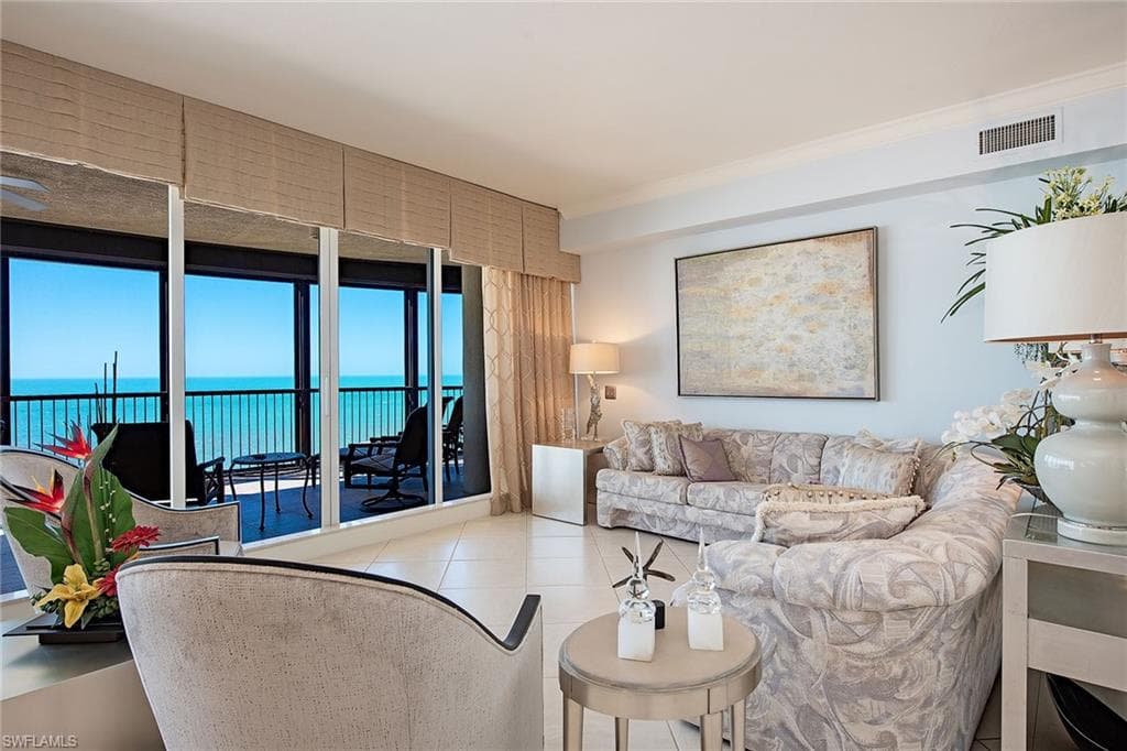 8665 Bay Colony Dr 2002, Naples, FL 34108-2
