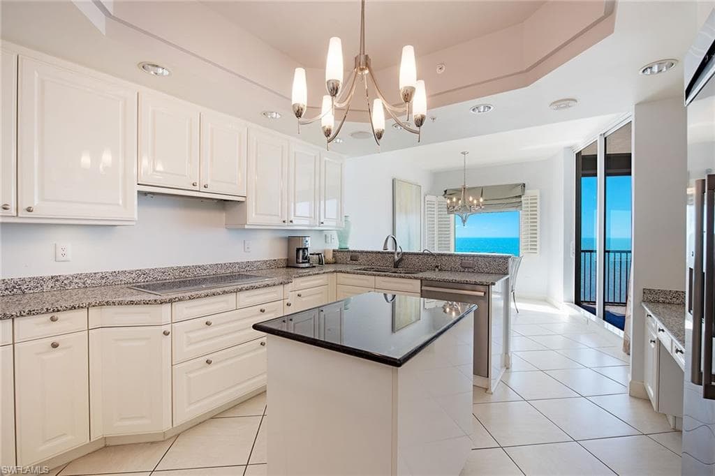 8665 Bay Colony Dr 2002, Naples, FL 34108-5
