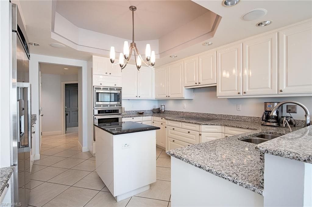 8665 Bay Colony Dr 2002, Naples, FL 34108-6