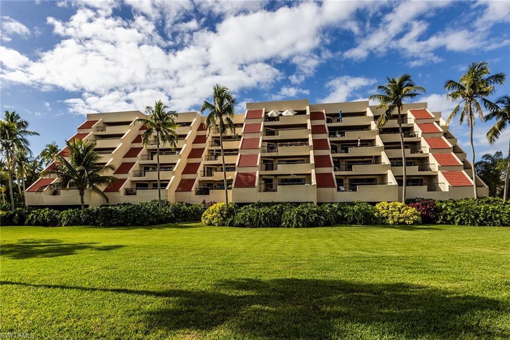 6350 Pelican Bay Blvd B-105, Naples, FL 34108-26