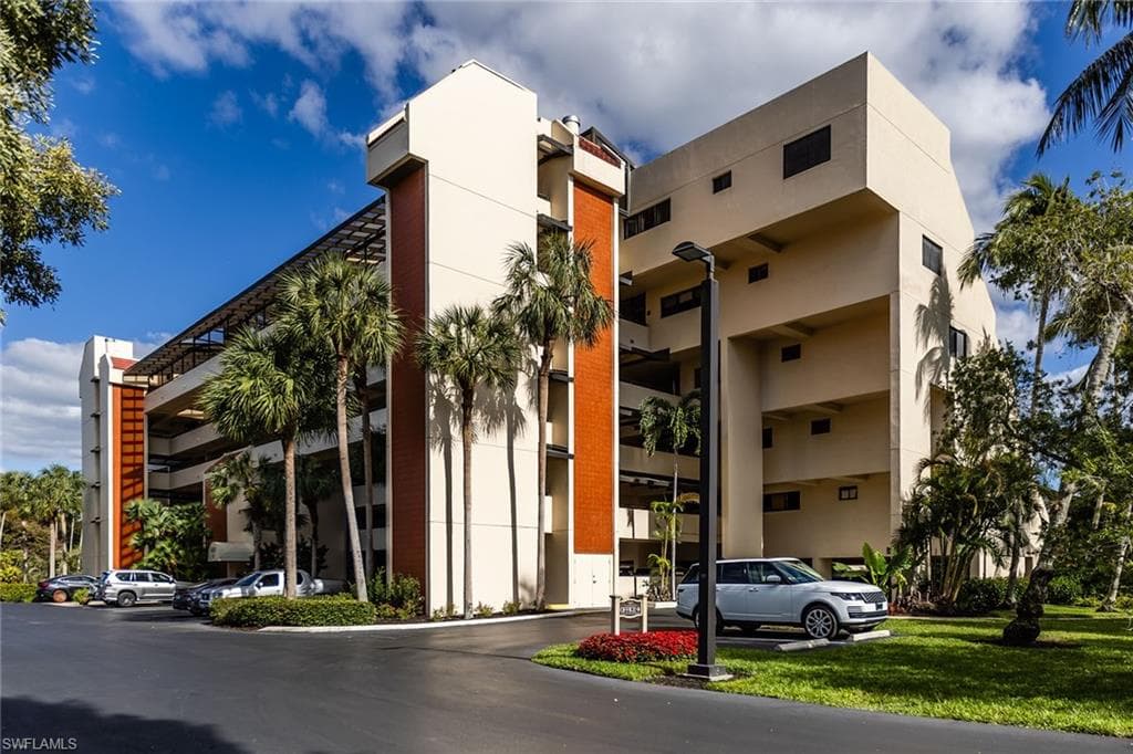 6350 Pelican Bay Blvd B-105, Naples, FL 34108-3