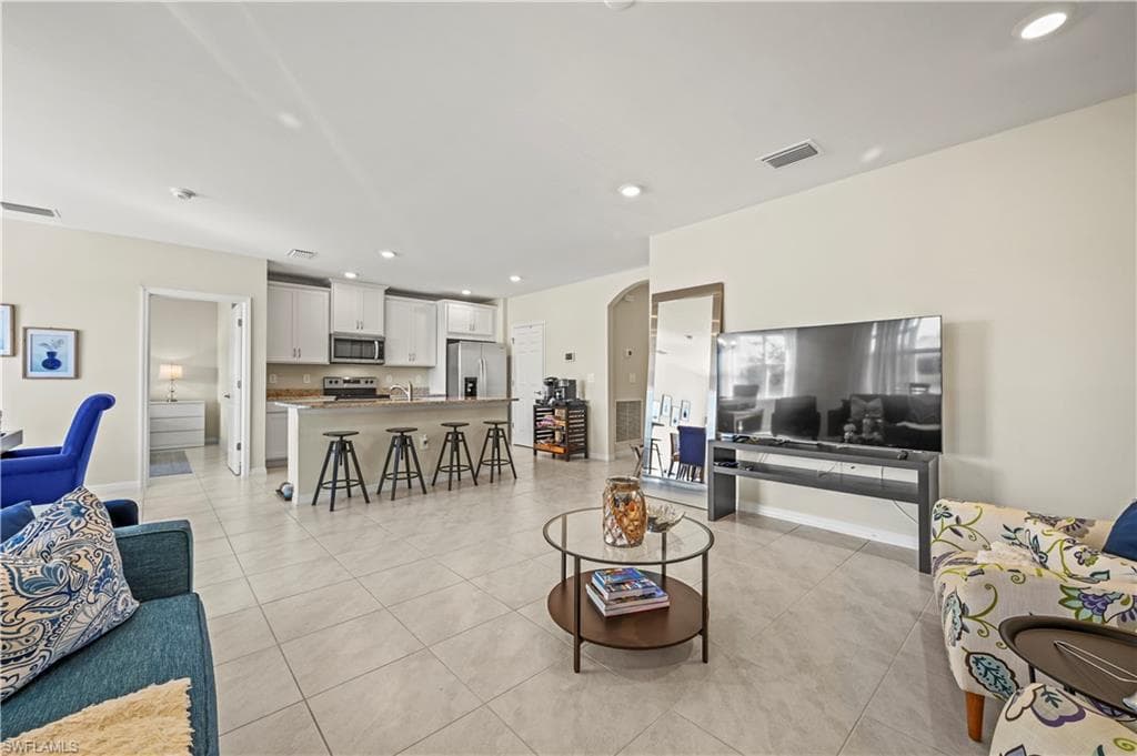 4172 Bloomfield St, Fort Myers, FL 33916-9