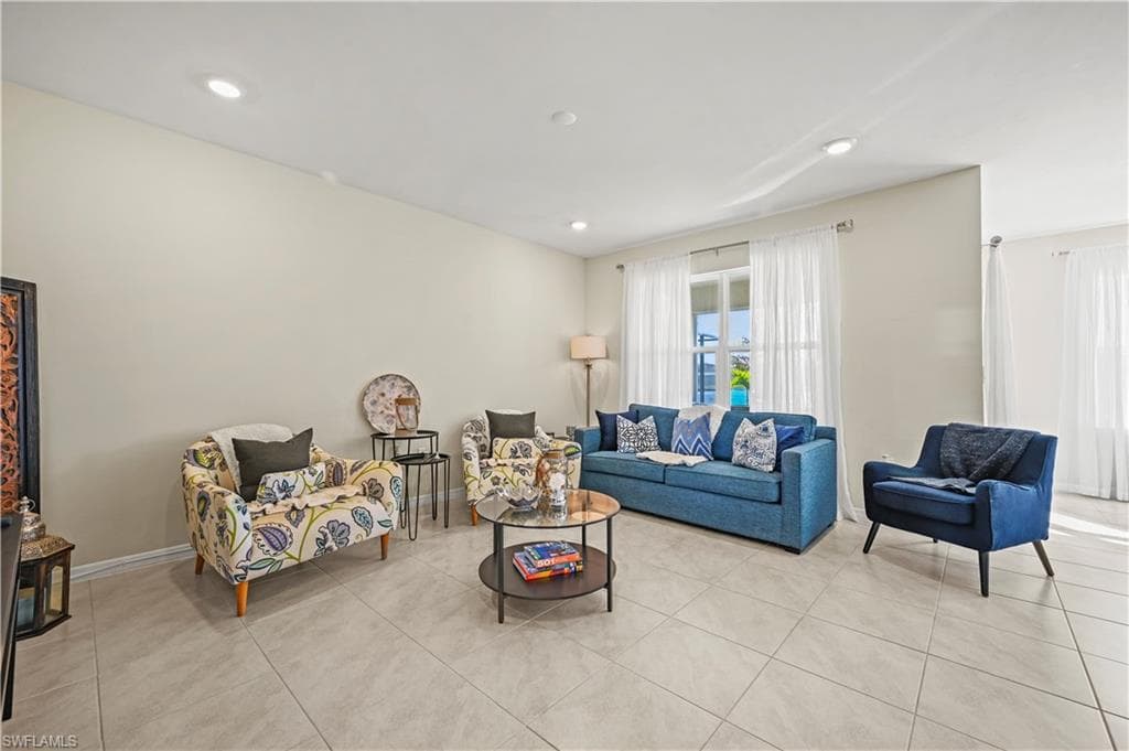 4172 Bloomfield St, Fort Myers, FL 33916-16