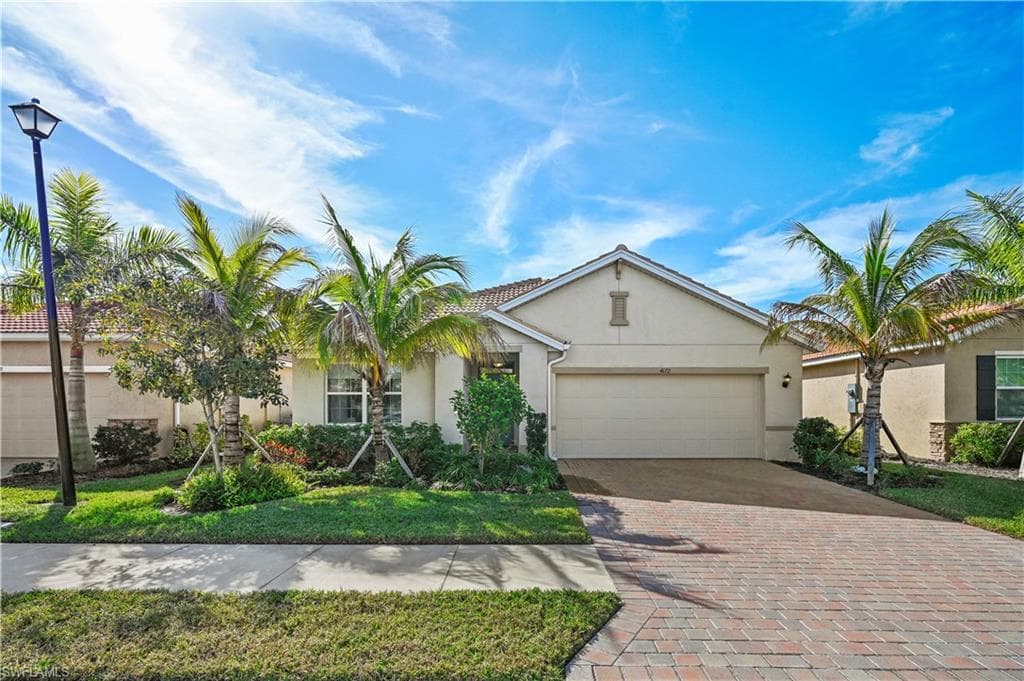 4172 Bloomfield St, Fort Myers, FL 33916-33