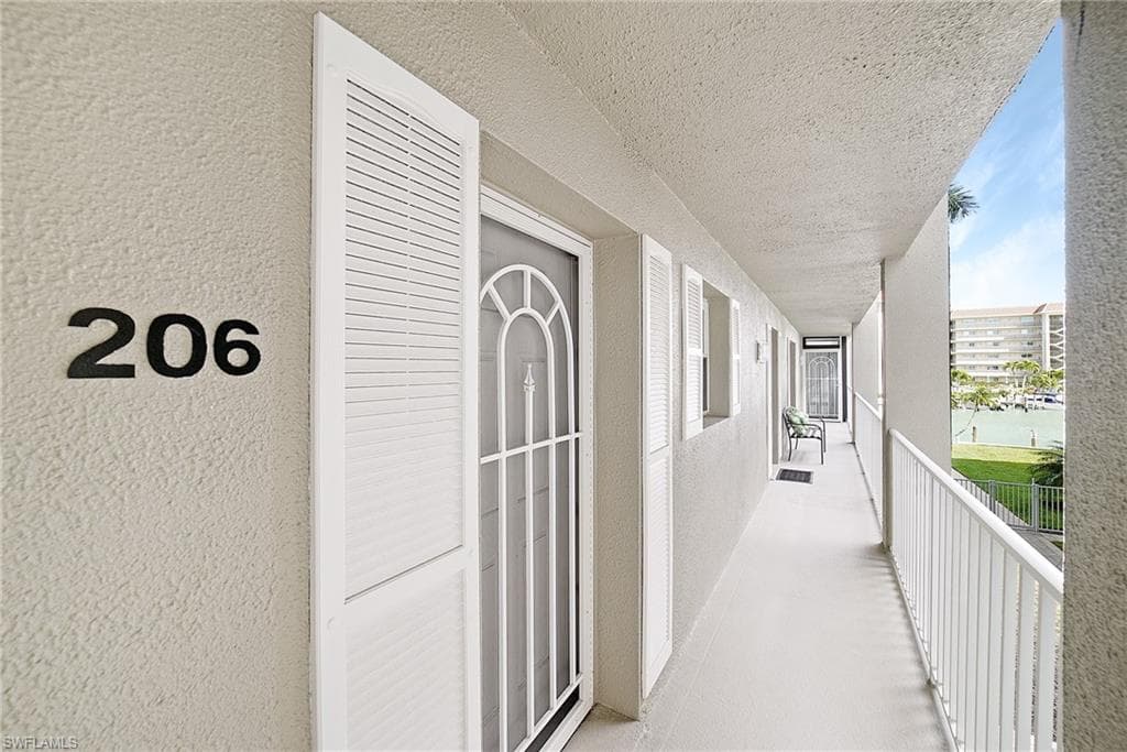2880 Gulf Shore Blvd N 206, Naples, FL 34103-19
