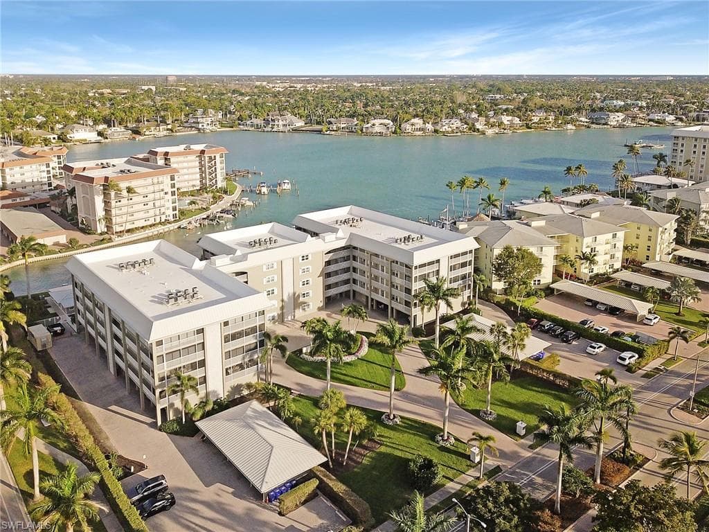 2880 Gulf Shore Blvd N 206, Naples, FL 34103-21
