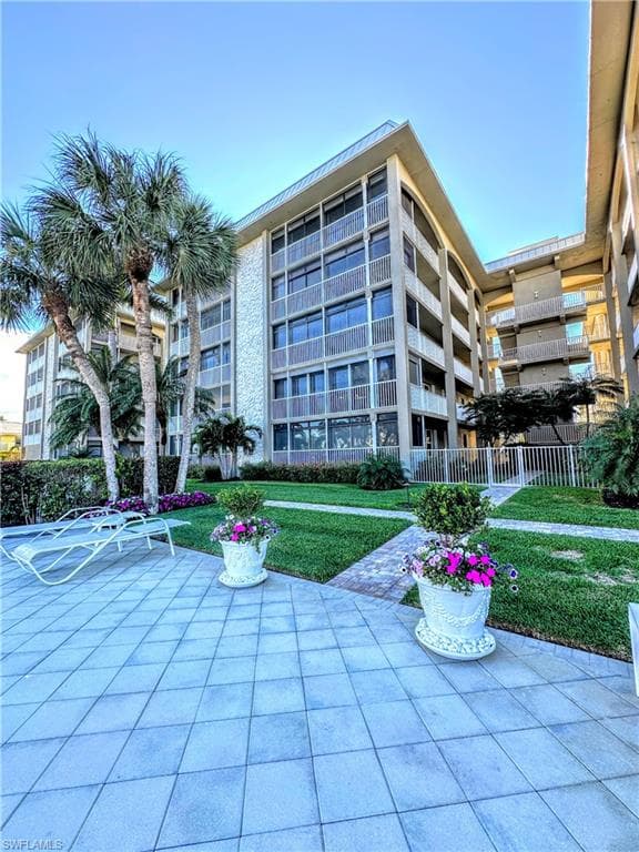 2880 Gulf Shore Blvd N 206, Naples, FL 34103-24