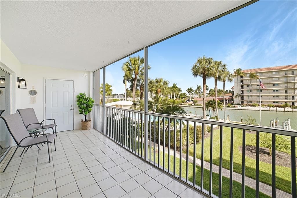 2880 Gulf Shore Blvd N 206, Naples, FL 34103-3