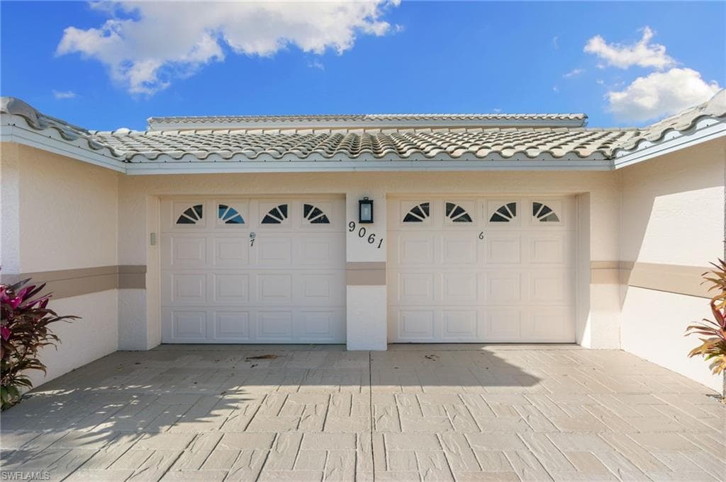 9061 Michael Cir 5-506, Naples, FL 34113-9