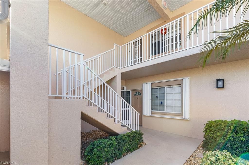 9061 Michael Cir 5-506, Naples, FL 34113-10