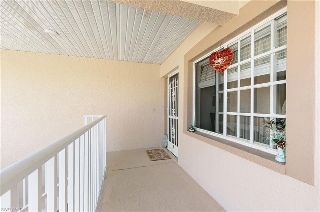 9061 Michael Cir 5-506, Naples, FL 34113-11