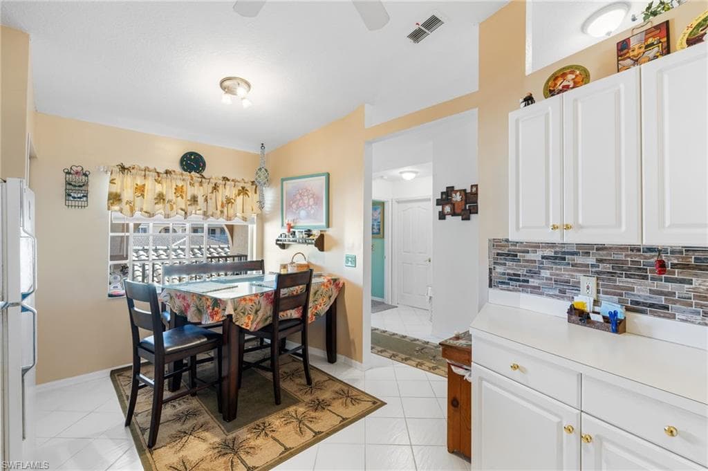 9061 Michael Cir 5-506, Naples, FL 34113-32