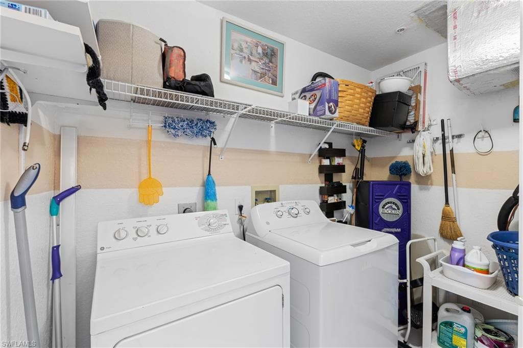 9061 Michael Cir 5-506, Naples, FL 34113-35