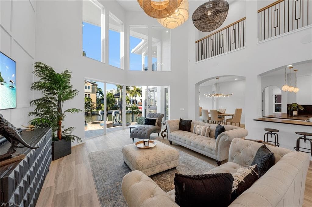 155 Heron Ave, Naples, FL 34108-9