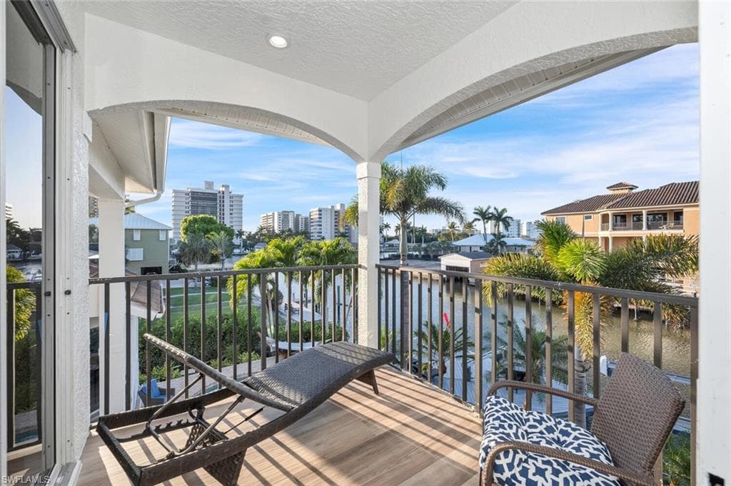 155 Heron Ave, Naples, FL 34108-25