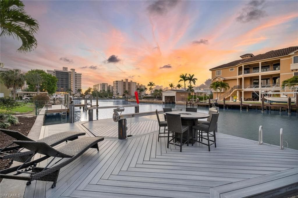 155 Heron Ave, Naples, FL 34108-3