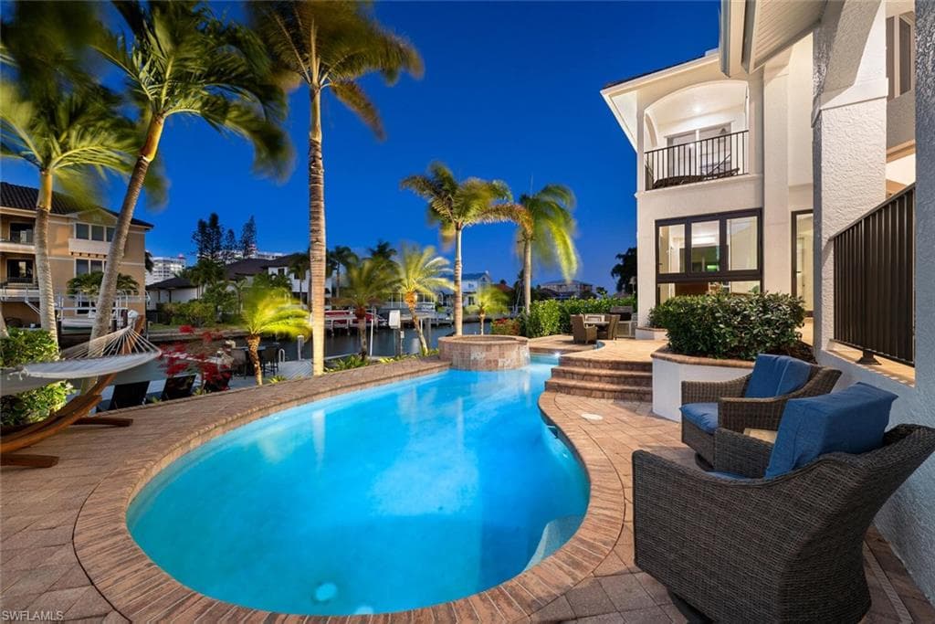 155 Heron Ave, Naples, FL 34108-5