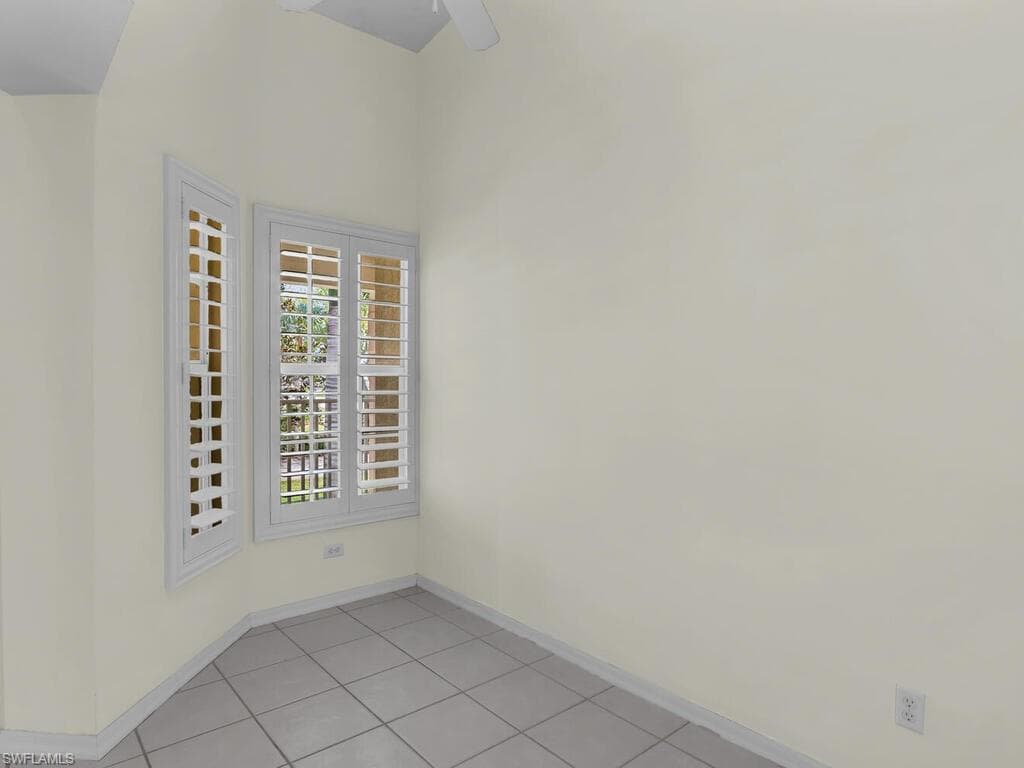 254 Newport Dr 412, Naples, FL 34114-11