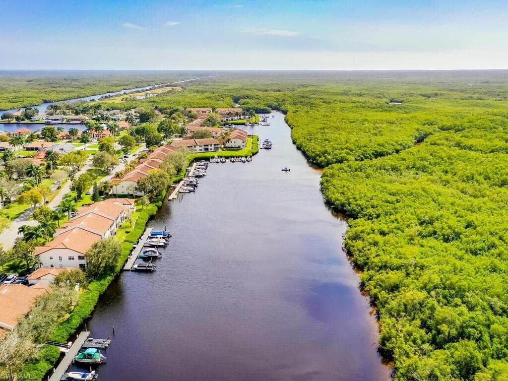 254 Newport Dr 412, Naples, FL 34114-27