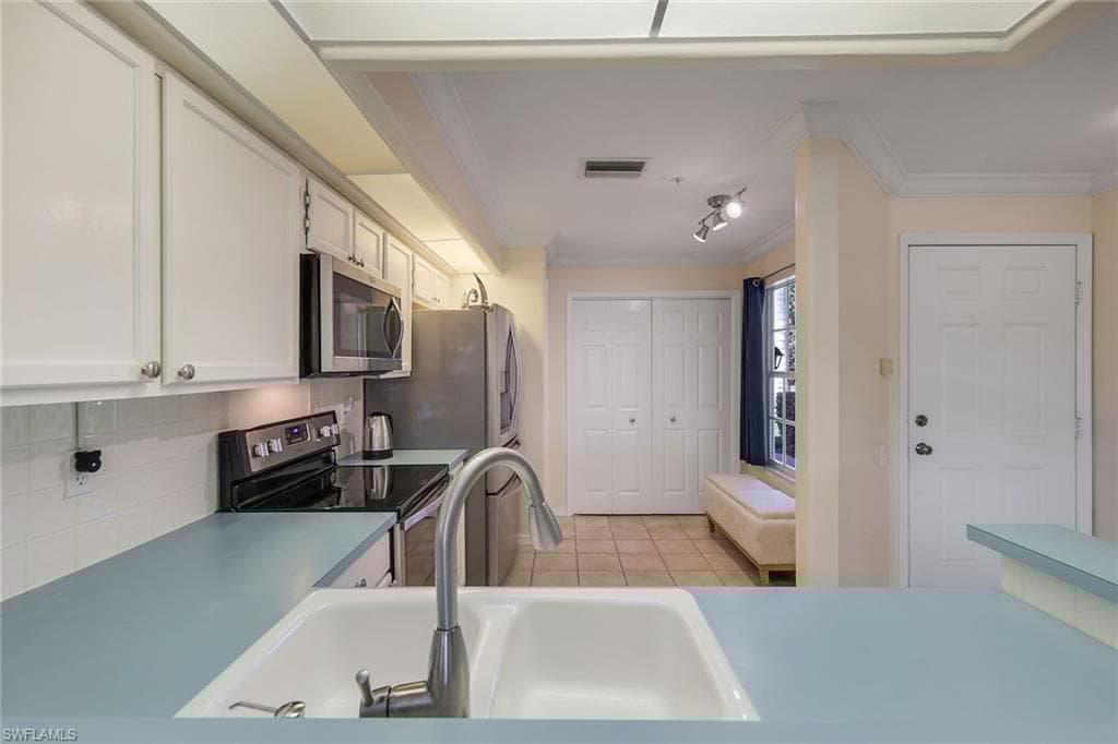 13000 Amberley Ct 103, Bonita Springs, FL 34135-11