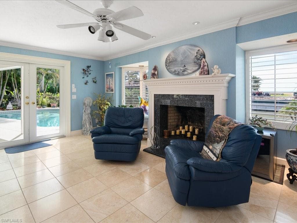 10 Sabre Ln, Naples, FL 34102-9
