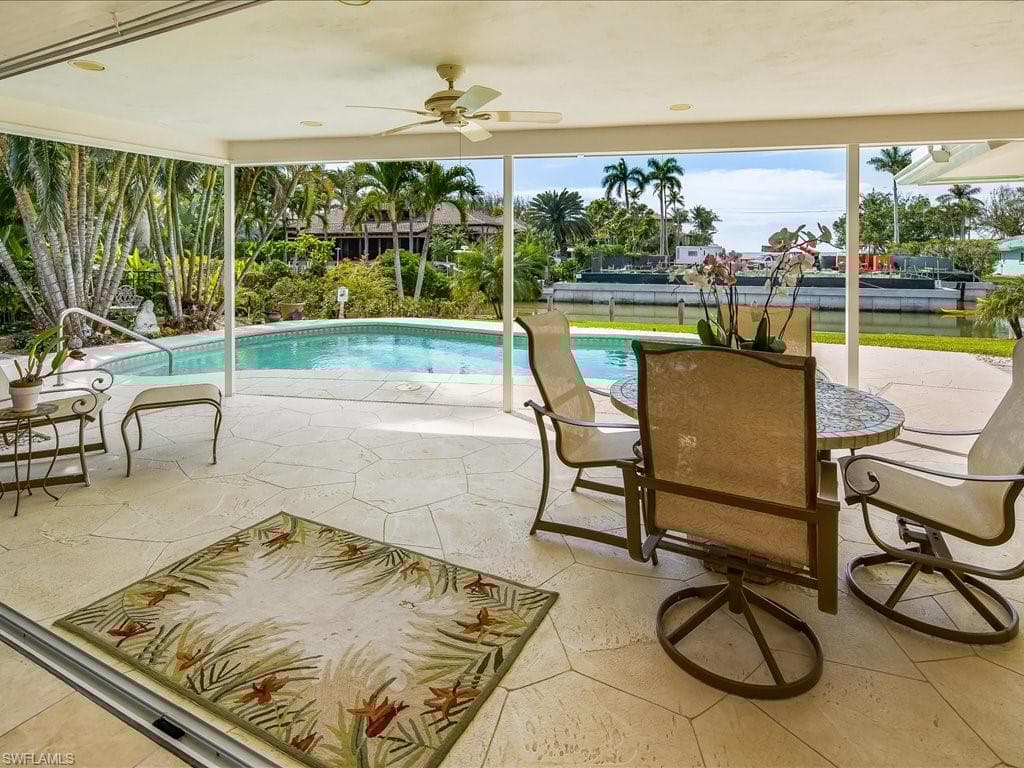 10 Sabre Ln, Naples, FL 34102-18