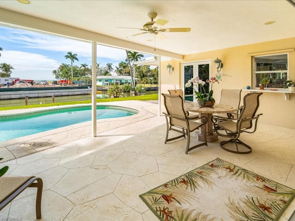 10 Sabre Ln, Naples, FL 34102-19