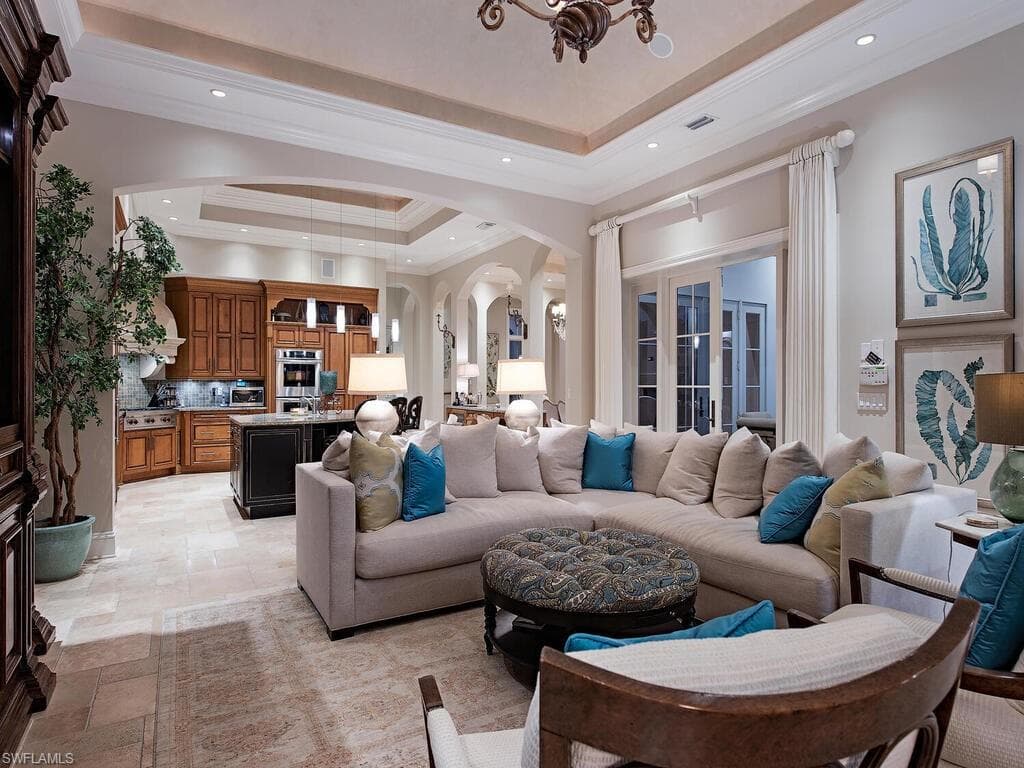 1750 4th St S, Naples, FL 34102-10