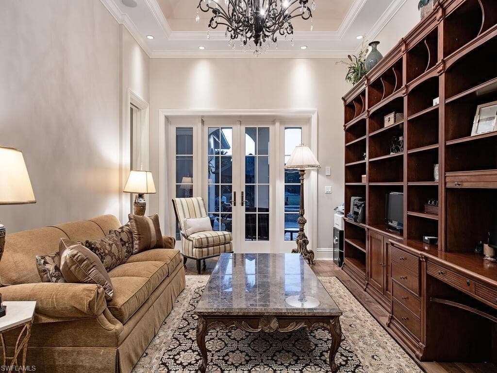 1750 4th St S, Naples, FL 34102-16