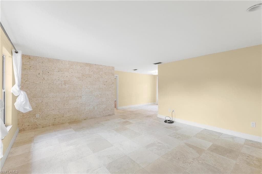 2521 Clipper Way, Naples, FL 34104-9