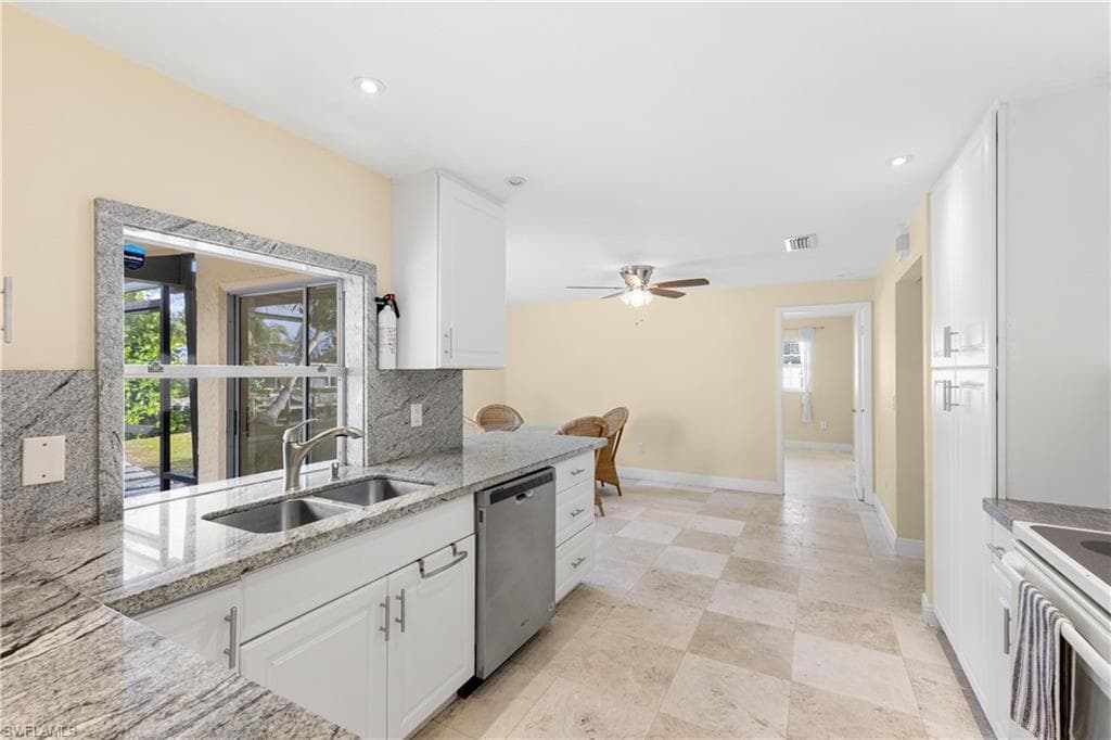 2521 Clipper Way, Naples, FL 34104-12