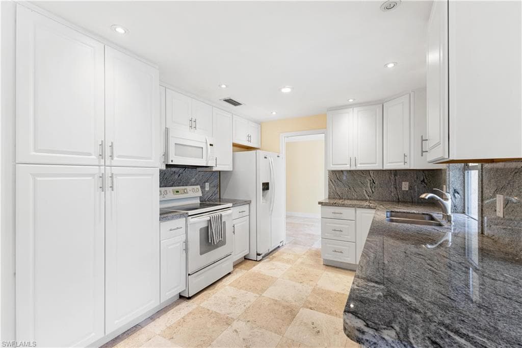 2521 Clipper Way, Naples, FL 34104-13