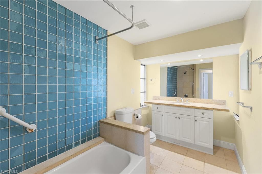 2521 Clipper Way, Naples, FL 34104-19
