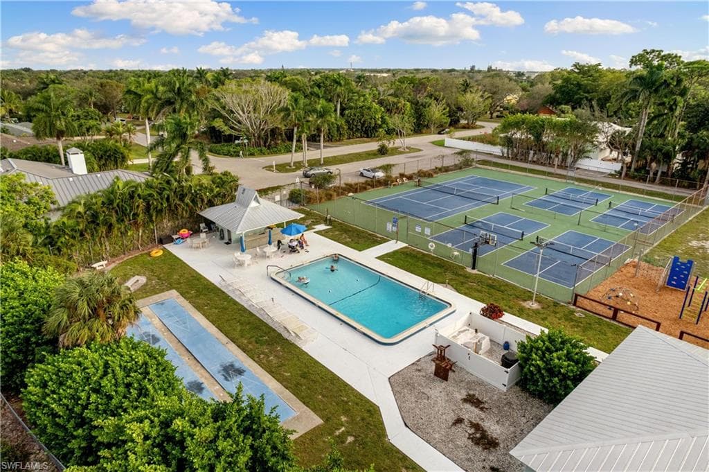 2521 Clipper Way, Naples, FL 34104-22