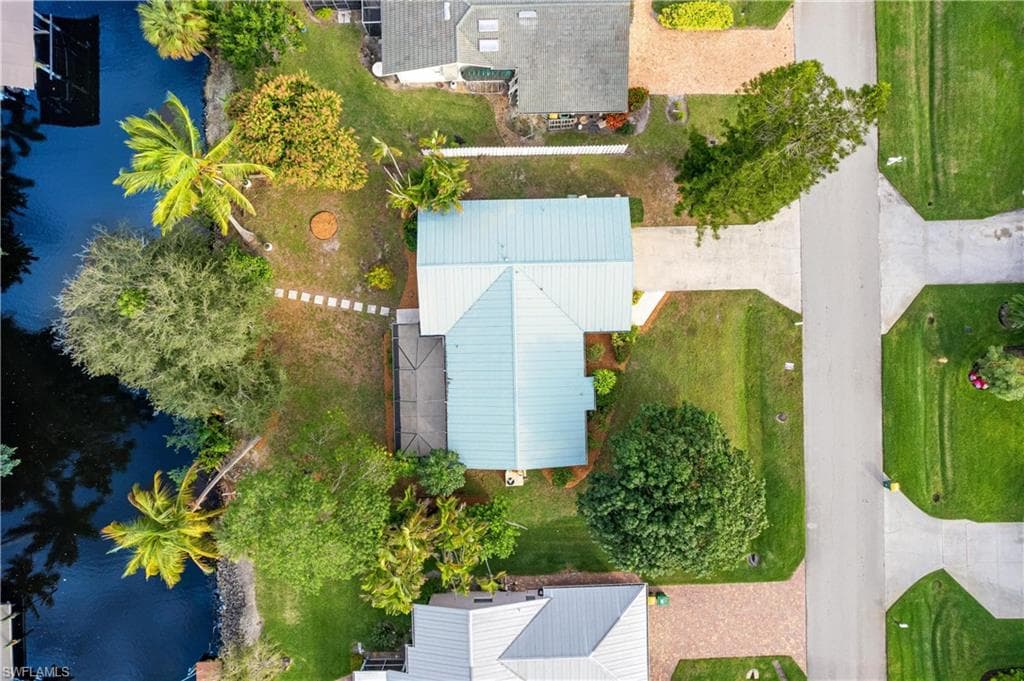 2521 Clipper Way, Naples, FL 34104-27