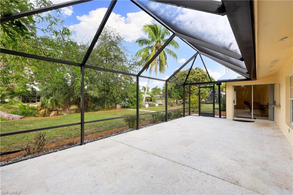 2521 Clipper Way, Naples, FL 34104-4