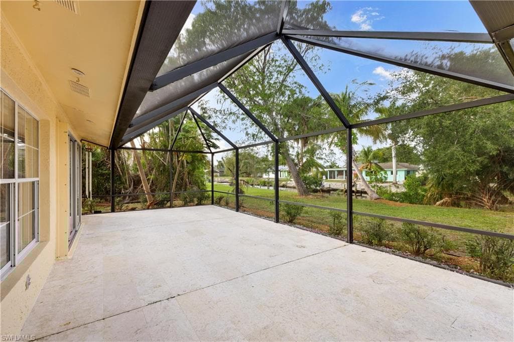 2521 Clipper Way, Naples, FL 34104-5