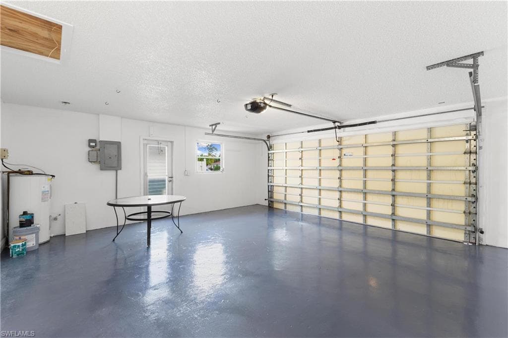 2521 Clipper Way, Naples, FL 34104-7