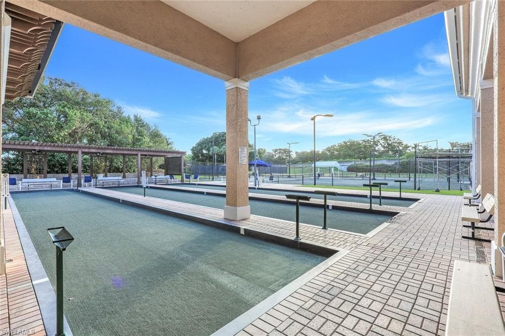 1610 Clermont Dr I-201, Naples, FL 34109-22