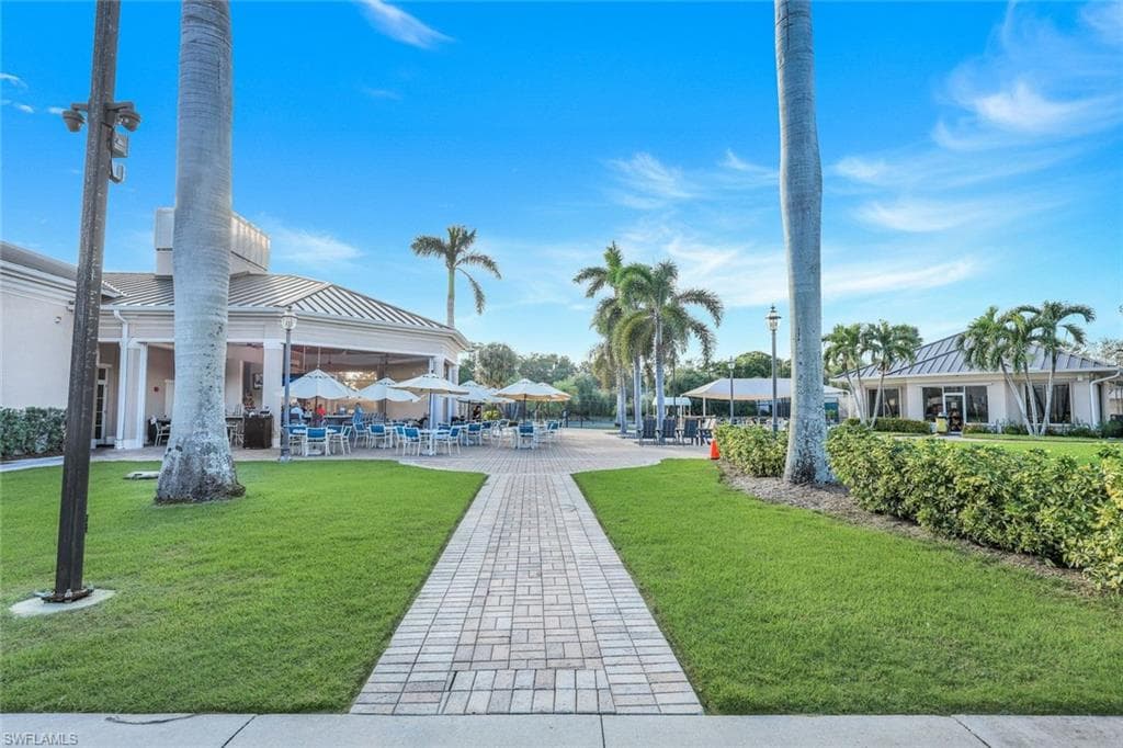 1610 Clermont Dr I-201, Naples, FL 34109-23