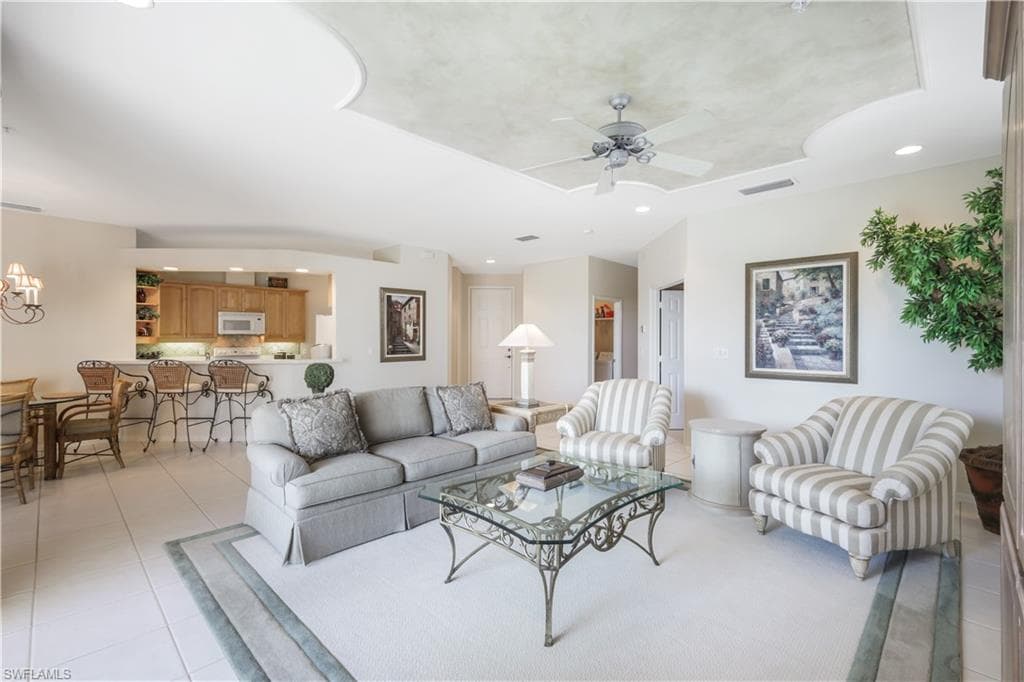 1610 Clermont Dr I-201, Naples, FL 34109-7