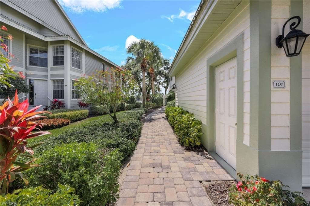 4121 Bayhead Dr 101, Bonita Springs, FL 34134-6