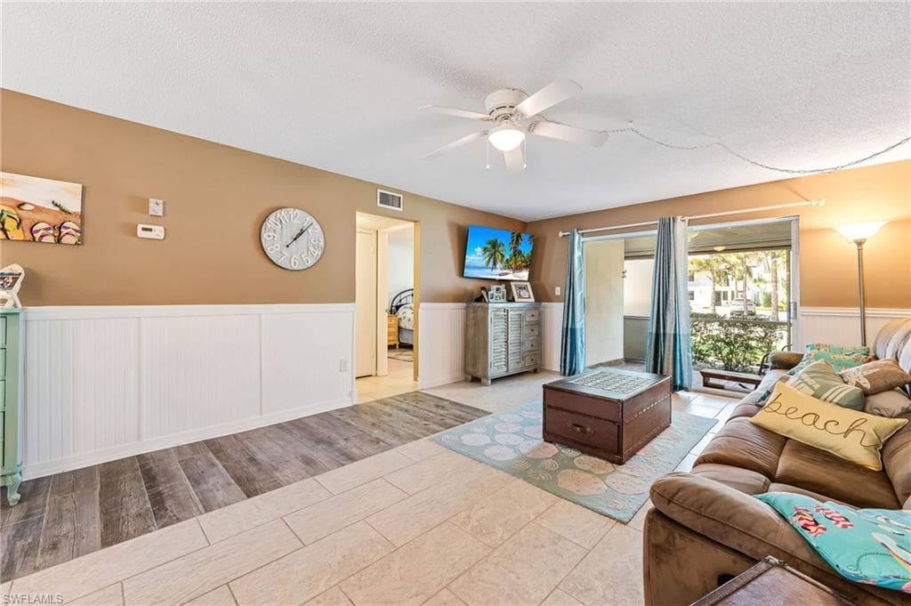200 Valley Stream Dr B-5, Naples, FL 34113-16